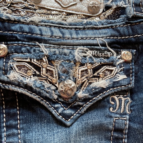 Miss Me Crop Jeans - Picture 5 of 11